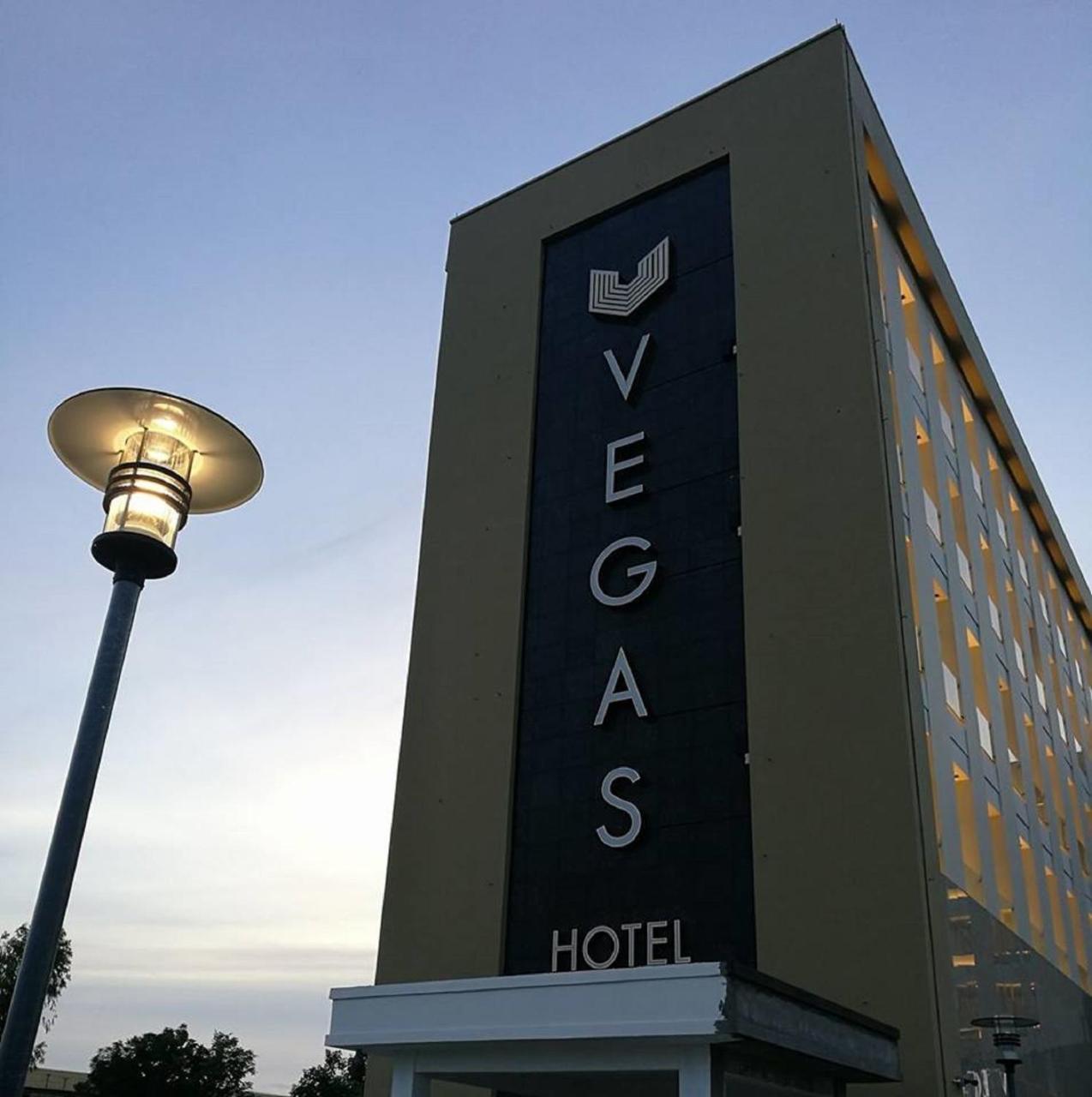 Vegas Hotel - Nay Pyi Taw Naypyidaw Kültér fotó